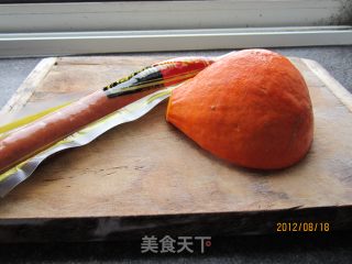 南瓜炒火腿肠的做法步骤：1