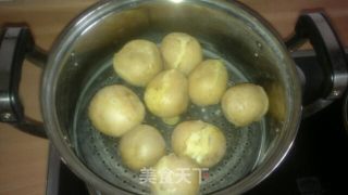 金黄小土豆的做法步骤：1