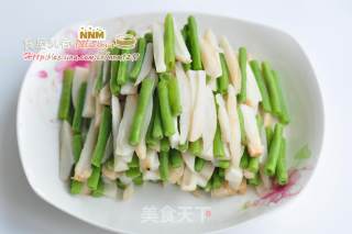 呛拌豇豆藕片的做法步骤：2