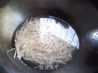 烧豆腐皮的做法步骤：1