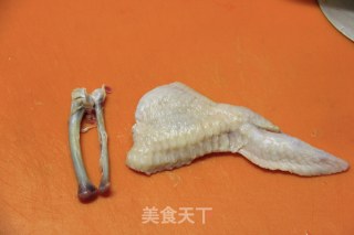 外酥里香的美味------香酥糯米鸡翅的做法步骤：1