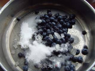 封存甜蜜---自制蓝莓果酱的做法步骤：2