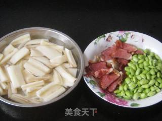 腊肉毛豆炖莲藕的做法步骤：2