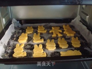 米菲造型饼干的做法步骤：4