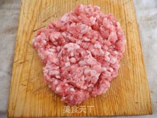 韭菜蛤蜊猪肉水饺的做法步骤：1