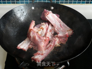 冰糖排骨的做法步骤：4