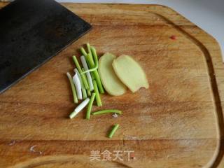 丝瓜大骨汤的做法步骤：2