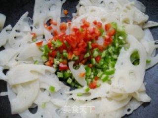 炝炒藕片的做法步骤：6