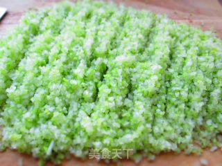 冬瓜虾仁馅饺子的做法步骤：2