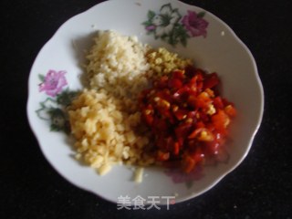 酸辣鸭掌的做法步骤：2