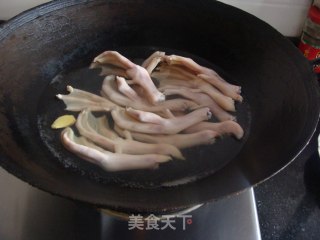 酸辣鸭掌的做法步骤：5