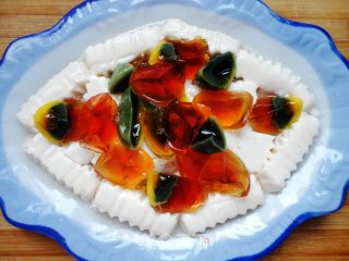 简单快捷的凉拌菜之------变蛋拌豆腐的做法步骤：7