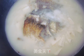 全家都爱---鲫鱼豆腐汤的做法步骤：9