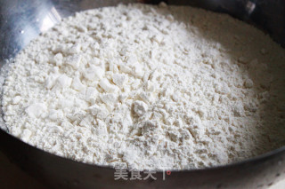 韭菜鸡蛋馅饼的做法步骤：1