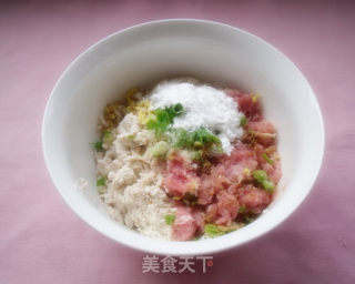 油炸豆腐丸子的做法步骤：2