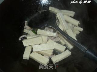 冻豆腐烧肉丝的做法步骤：5