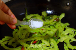 青椒炒苦瓜的做法步骤：5