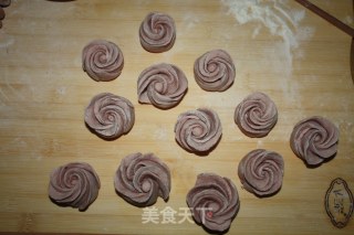 浪漫七夕——彩色玫瑰花卷的做法步骤：17