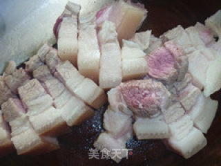 红烧肉烧腐竹的做法步骤：3