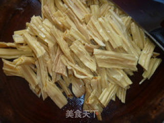 红烧肉烧腐竹的做法步骤：4