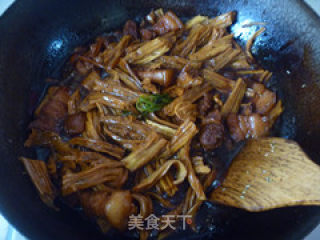红烧肉烧腐竹的做法步骤：9