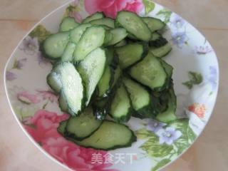 家常黄瓜炒鸡蛋的做法步骤：2