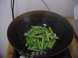 家常炒---四季豆的做法步骤：3