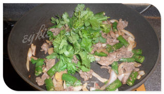 小炒牛肉的做法步骤：8