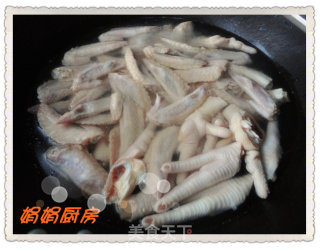 卤煮鸡尖与鸡脚！的做法步骤：1