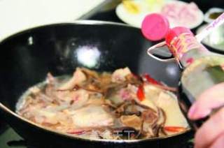 小鸡炖蘑菇--简易做法的做法步骤：5