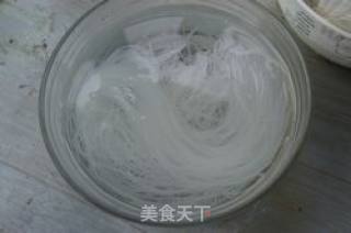 蒜蓉粉丝蒸扇贝的做法步骤：2