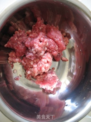 可以让肉丸变软糯的小窍门——瑞典肉丸的做法步骤：1