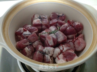 儿子做的台式东坡肉的做法步骤：3