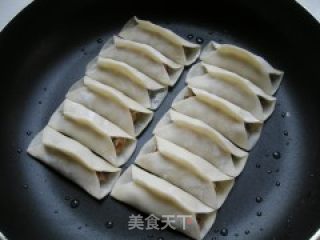 飘香锅贴的做法步骤：9