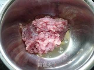 甜玉米香菇瘦肉饺（含包饺子的步骤）的做法步骤：3