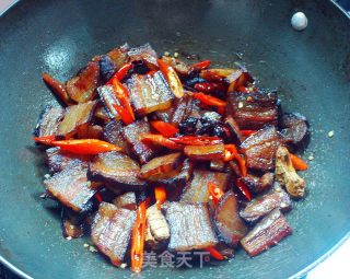 香辣五花腊肉，翠翠美食坊私房菜！的做法步骤：5