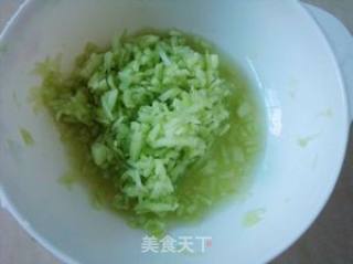 简易清新早餐——黄瓜鸡蛋饼的做法步骤：2