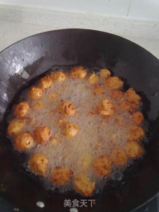 豆腐渣猪肉虾仁丸子的做法步骤：10