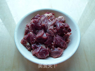 萝卜牛腩的做法步骤：2