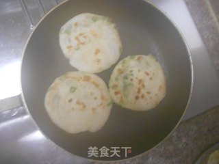 家常葱油饼的做法步骤：5