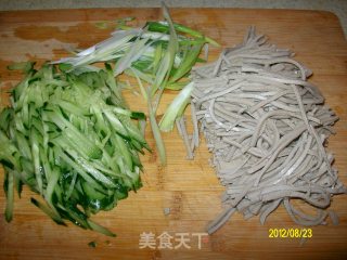 炝拌豆腐丝的做法步骤：3