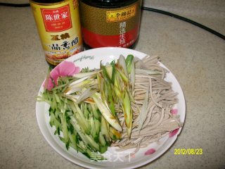 炝拌豆腐丝的做法步骤：4