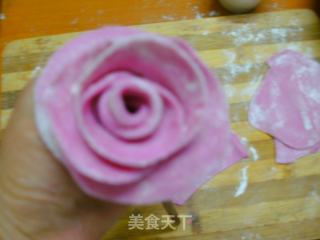 【浓情七夕浪漫情怀】杏玫瑰花卷的做法步骤：15