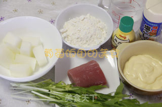 油炸但不油腻，夏天的好选择---里脊冬瓜色拉卷的做法步骤：1