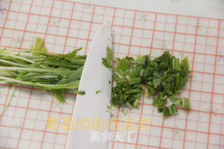 油炸但不油腻，夏天的好选择---里脊冬瓜色拉卷的做法步骤：5