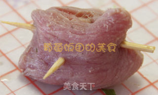 油炸但不油腻，夏天的好选择---里脊冬瓜色拉卷的做法步骤：13