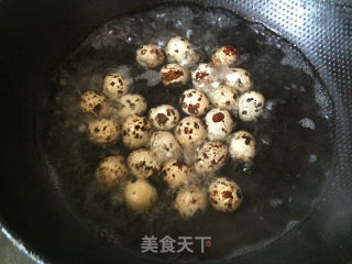 卤蛋烧肉丸的做法步骤：2