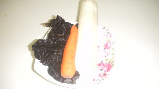 木耳炒山药的做法步骤：1