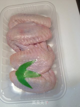 平底锅烤翅的做法步骤：1