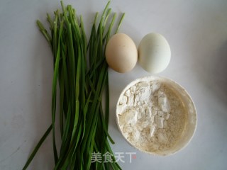 快手早餐——韭菜蛋饼的做法步骤：1